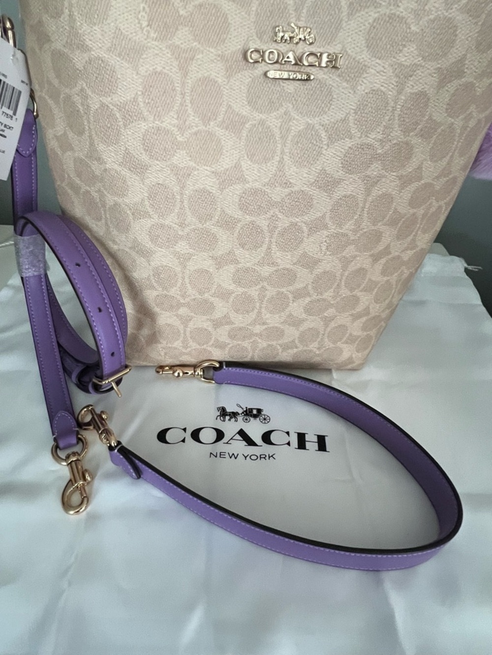 Coach City Large Bucket Bag In Signature Canvas - Picture 10 of 10